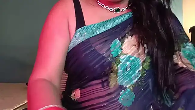 Snapshot of horny_milf_couple chatting on July 23, 1:58 am horny milf couple online show from July 23, 1:58 am