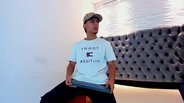 Snapshot of JACCOCK_4 chatting on November 4, 3:49 am JACCOCK 4 online show from November 4, 3:49 am