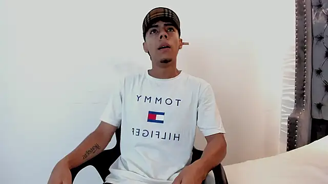 Snapshot of JACCOCK_4 chatting on November 11, 4:01 am JACCOCK 4 online show from November 11, 4:01 am