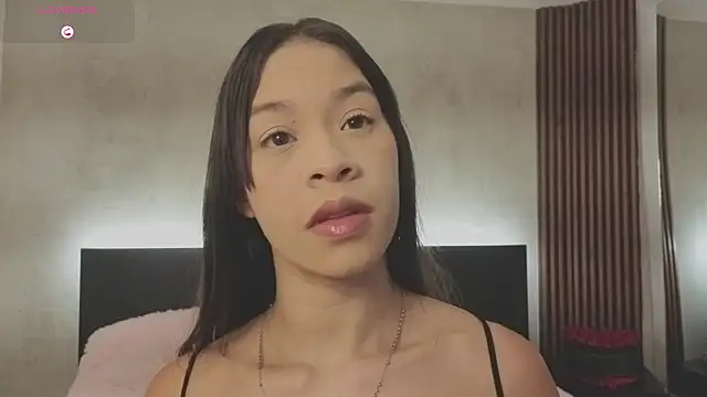 kimhilton  online show from June 18, 3:51 am