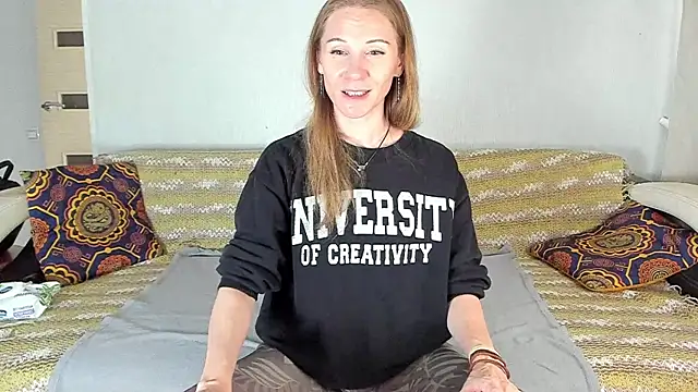Amalia Mio online show from July 18, 9:02 am