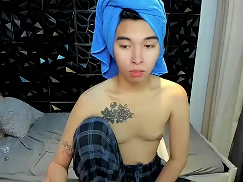 Yourdreamgoddess online show from May 1, 4:44 pm