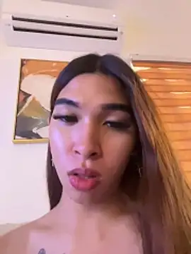 Yourdreamgoddess online show from May 16, 5:48 am