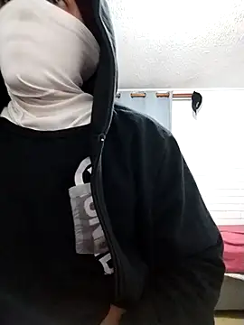 Snapshot of Dokuheb11 chatting on October 5, 6:01 am Dokuheb11 online show from October 5, 6:01 am