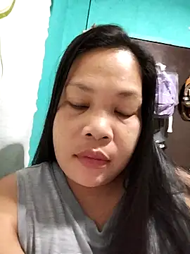 Snapshot of shyhotpinay_32 chatting on November 21, 9:13 pm shyhotpinay 32 online show from November 21, 9:13 pm