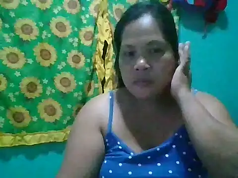 Snapshot of shyhotpinay_32 chatting on July 17, 1:18 pm shyhotpinay 32 online show from July 17, 1:18 pm