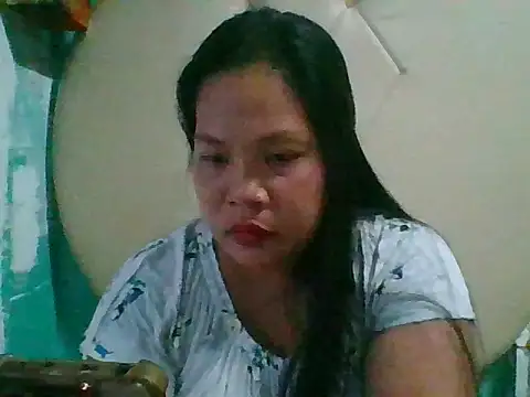 Snapshot of shyhotpinay_32 chatting on July 18, 3:05 pm shyhotpinay 32 online show from July 18, 3:05 pm