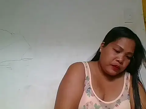 Snapshot of shyhotpinay_32 chatting on July 19, 5:22 am shyhotpinay 32 online show from July 19, 5:22 am