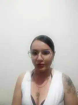 Snapshot of Gardeniia_hot chatting on October 4, 7:28 am Gardeniia hot online show from October 4, 7:28 am