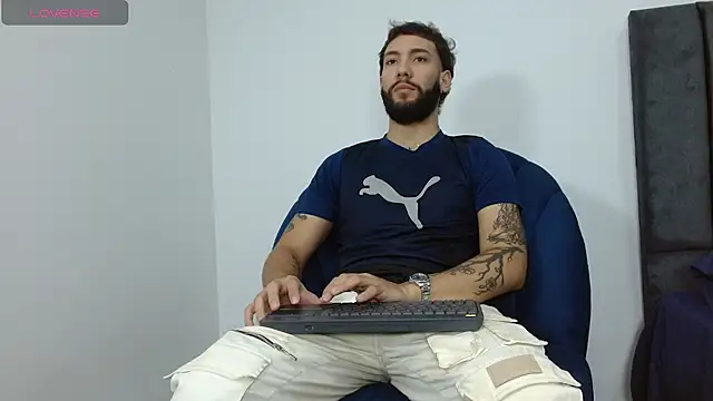 angel kyrozz online show from November 13, 9:25 pm