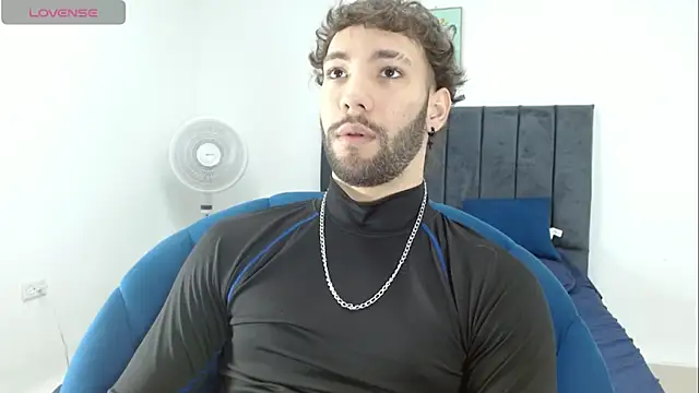 angel kyrozz online show from January 10, 7:15 pm