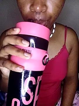 FreakieKay online show from November 9, 4:00 am