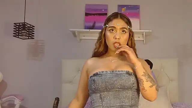Snapshot of Aitanafox chatting on October 12, 7:18 am Aitanafox online show from October 12, 7:18 am