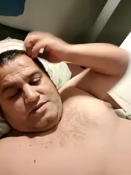 Zsoltzsolti23 online show from November 25, 10:32 pm