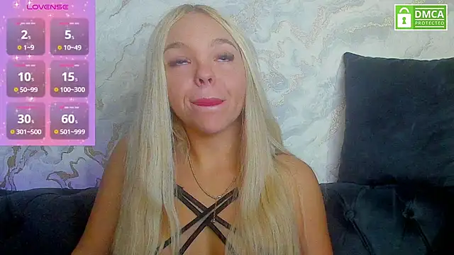 Snapshot of Daisy_Abby03 chatting on November 20, 6:35 am Daisy Abby03 online show from November 20, 6:35 am