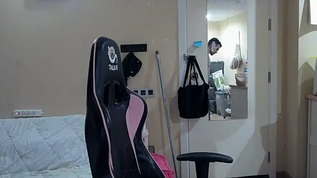 junokun22 online show from October 23, 6:50 pm