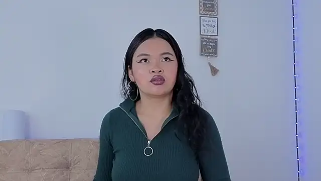 Snapshot of Catherine____ chatting on October 14, 11:00 am Catherine online show from October 14, 11:00 am