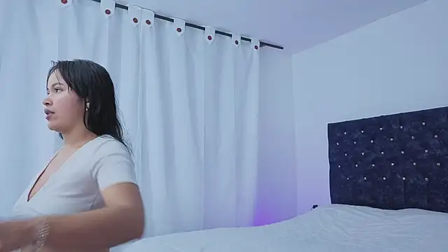 Snapshot of Catherine____ chatting on November 25, 2:00 am Catherine online show from November 25, 2:00 am