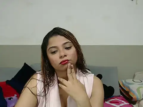 Snapshot of NicollGreen chatting on October 8, 6:49 pm NicollGreen online show from October 8, 6:49 pm