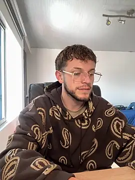 noah red online show from November 17, 4:35 pm