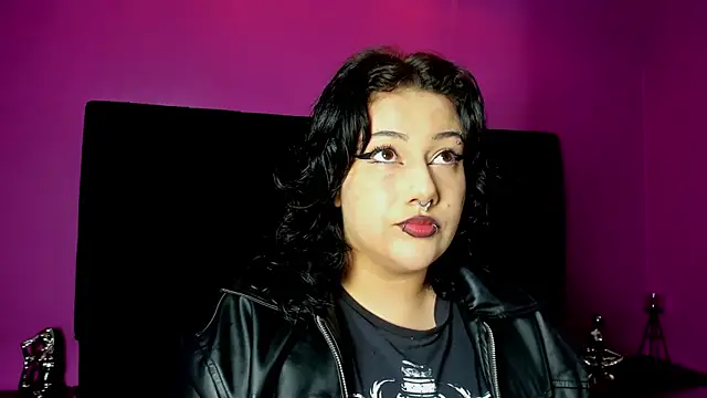 Snapshot of SabbathSinclair chatting on October 11, 11:31 am SabbathSinclair online show from October 11, 11:31 am