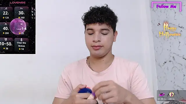 Snapshot of Dominic_king7 chatting on October 28, 12:03 am Dominic king7 online show from October 28, 12:03 am