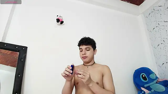 Snapshot of Dominic_king7 chatting on November 9, 3:27 am Dominic king7 online show from November 9, 3:27 am