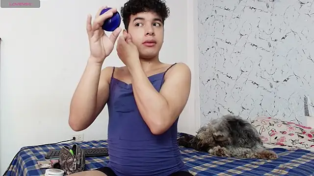 Snapshot of Dominic_king7 chatting on November 11, 9:48 pm Dominic king7 online show from November 11, 9:48 pm