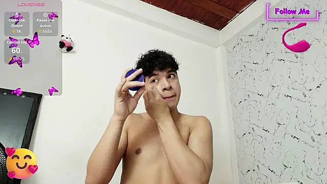 Snapshot of Dominic_king7 chatting on November 14, 10:40 pm Dominic king7 online show from November 14, 10:40 pm