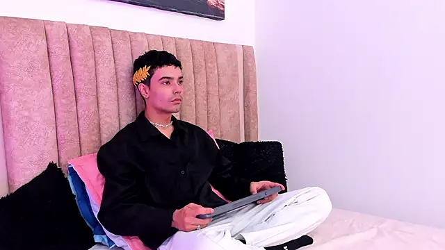 Snapshot of Timothe_Evans chatting on November 14, 8:07 pm Timothe Evans online show from November 14, 8:07 pm