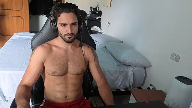 Al3xox02 online show from June 11, 8:56 am