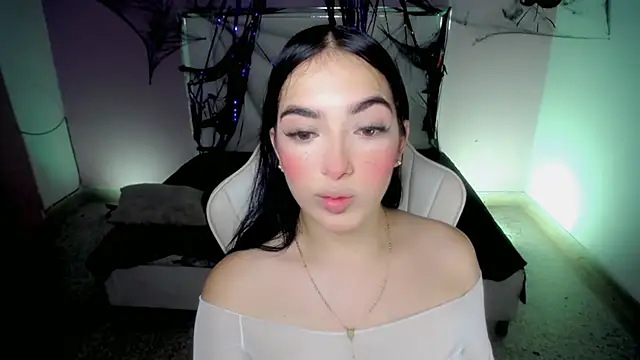 Snapshot of cielooo_ chatting on October 29, 8:21 pm cielooo online show from October 29, 8:21 pm