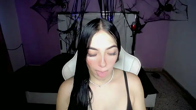 Snapshot of cielooo_ chatting on November 1, 8:33 pm cielooo online show from November 1, 8:33 pm