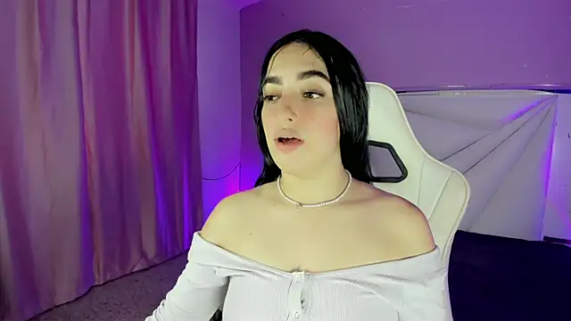 Snapshot of cielooo_ chatting on November 22, 8:41 pm cielooo online show from November 22, 8:41 pm