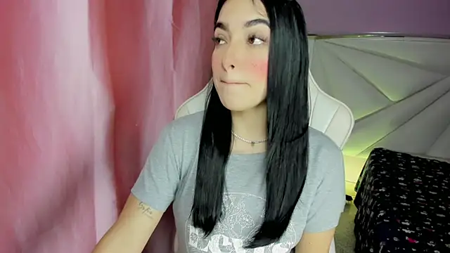 Snapshot of cielooo_ chatting on December 4, 8:28 pm cielooo online show from December 4, 8:28 pm