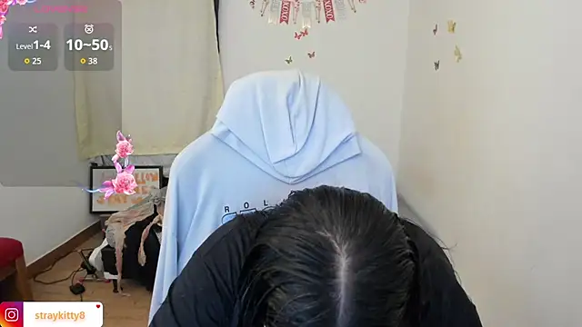 Snapshot of LoveLyy- chatting on November 12, 12:05 pm LoveLyy- online show from November 12, 12:05 pm