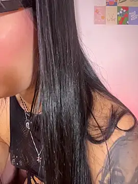 AlannaDollx online show from April 28, 4:34 pm