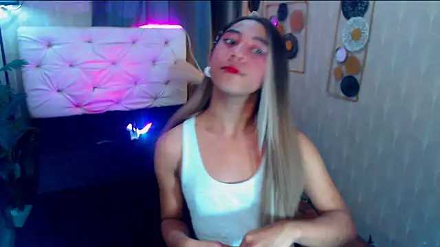 Snapshot of Seductive_nathalie chatting on October 21, 2:29 pm Seductive nathalie online show from October 21, 2:29 pm