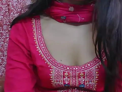 Snapshot of priti_singhaniya chatting on December 22, 5:59 am priti singhaniya online show from December 22, 5:59 am