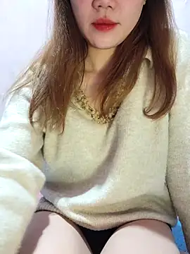 LylyCii6969 online show from January 8, 1:52 am