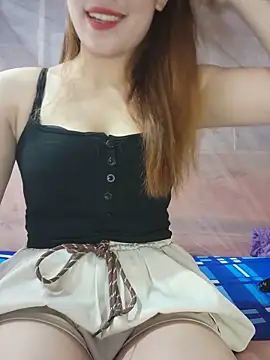 LylyCii6969 online show from June 2, 1:24 pm