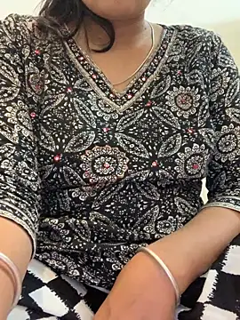 Snapshot of bindiyarani01 chatting on November 1, 9:22 am bindiyarani01 online show from November 1, 9:22 am