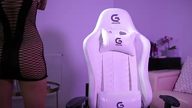 GiaInked online show from November 29, 9:29 pm