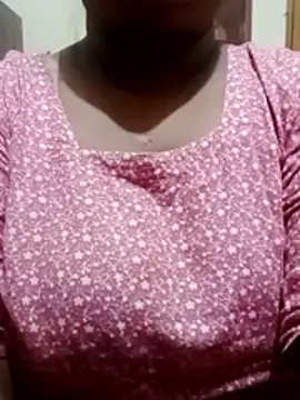 Snapshot of ayesha0001122 chatting on December 17, 11:16 am ayesha0001122 online show from December 17, 11:16 am