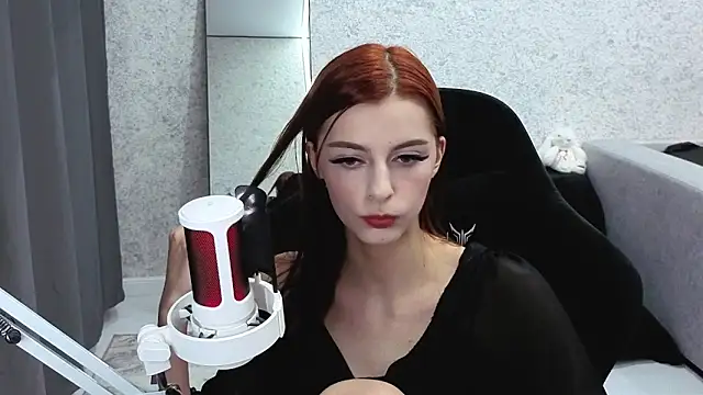 kitti sweett online show from October 5, 6:17 pm