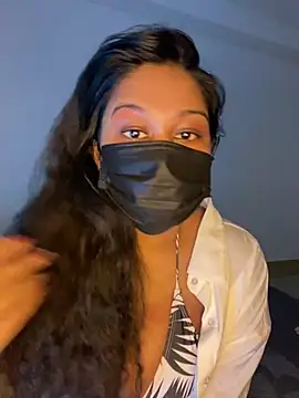 Monica  Bellucci   online show from February 16, 6:59 pm