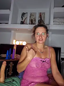 Snapshot of xcrazzycat chatting on November 27, 12:29 pm xcrazzycat online show from November 27, 12:29 pm