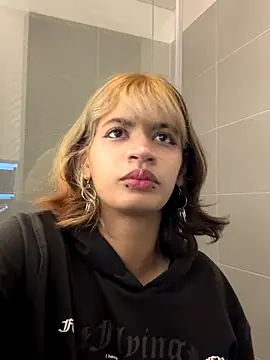 sukulaurens online show from November 3, 2:46 am