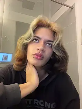 sukulaurens online show from November 18, 6:34 pm