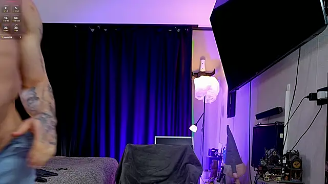 Snapshot of 69littlebig69 chatting on February 26, 9:05 pm 69littlebig69 online show from February 26, 9:05 pm